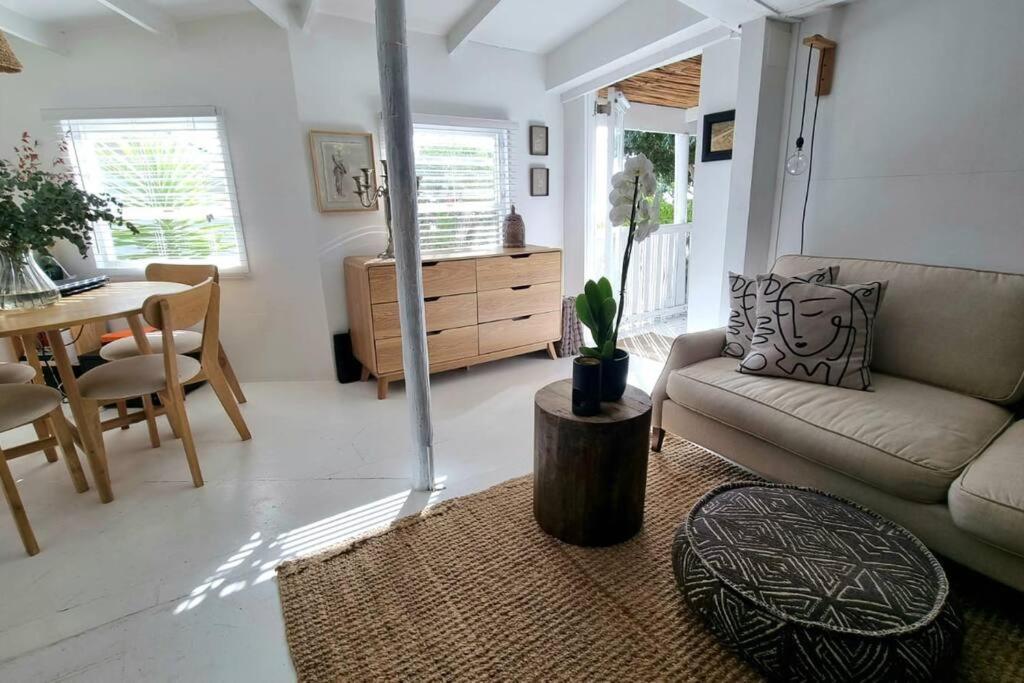 Tree Cottage, Kommetjie Apartment